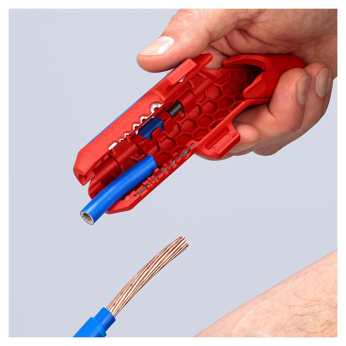 Knipex 16 95 01 SB ErgoStrip Universal Stripping Tool for Right-Handers 135mm (Blister)
