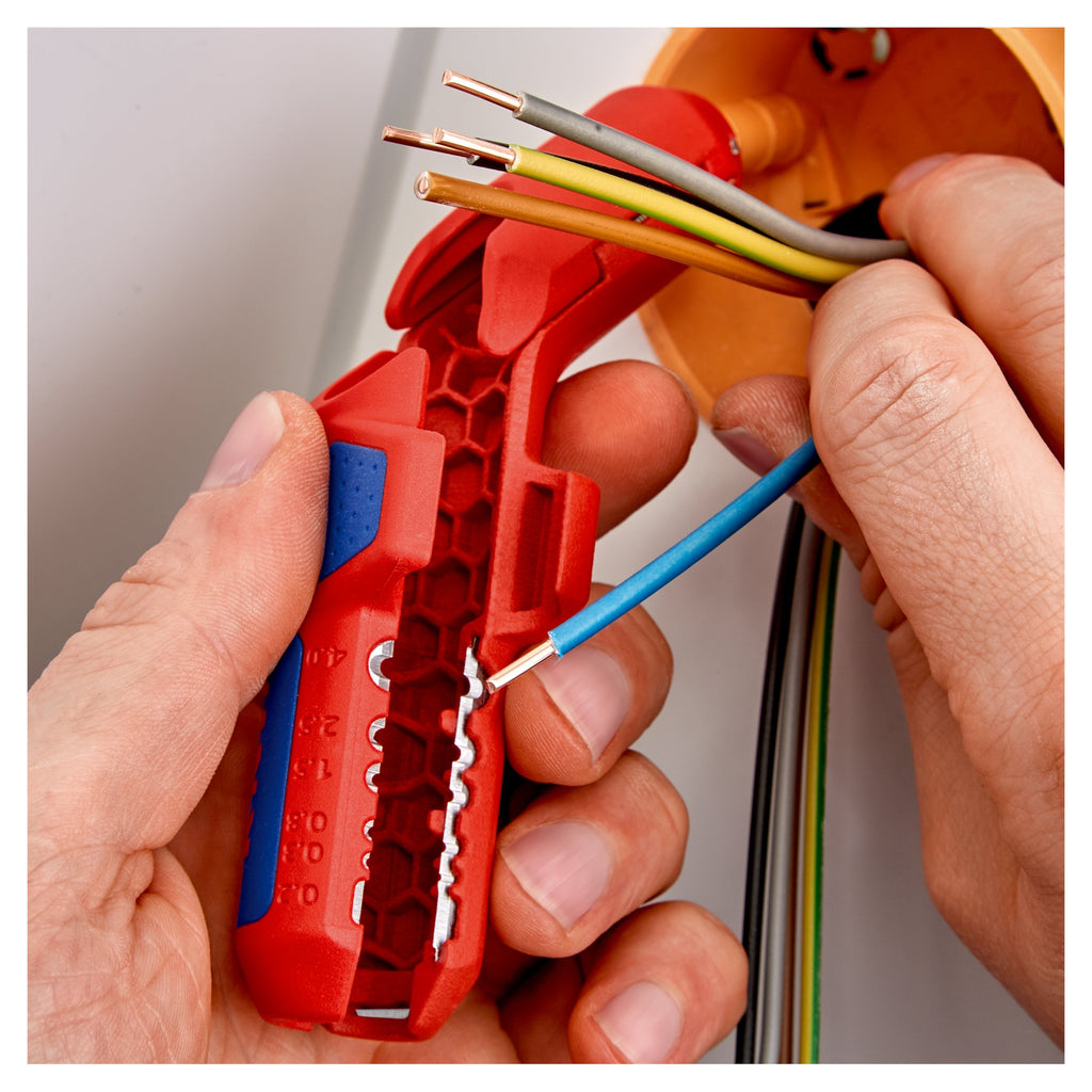 Knipex 16 95 01 SB ErgoStrip Universal Stripping Tool for Right-Handers 135mm (Blister)