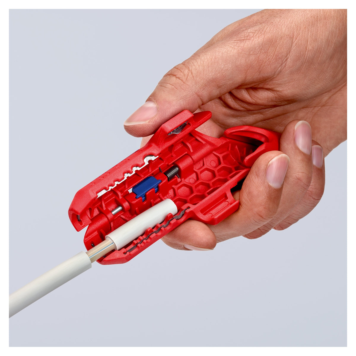 Knipex 16 95 01 SB ErgoStrip Universal Stripping Tool for Right-Handers 135mm (Blister)