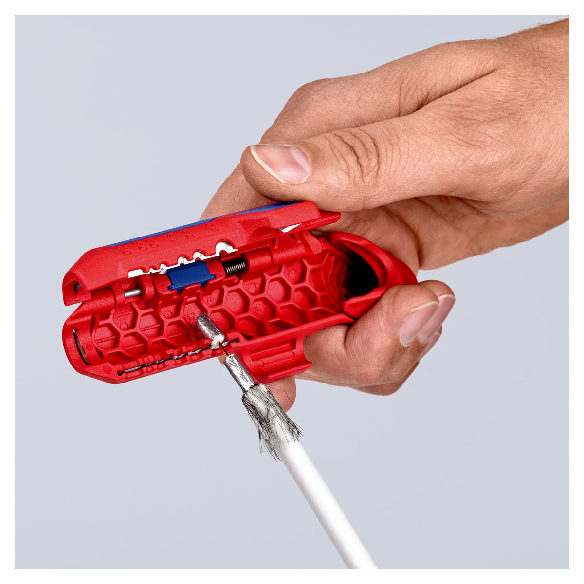 Knipex 16 95 01 SB ErgoStrip Universal Stripping Tool for Right-Handers 135mm (Blister)