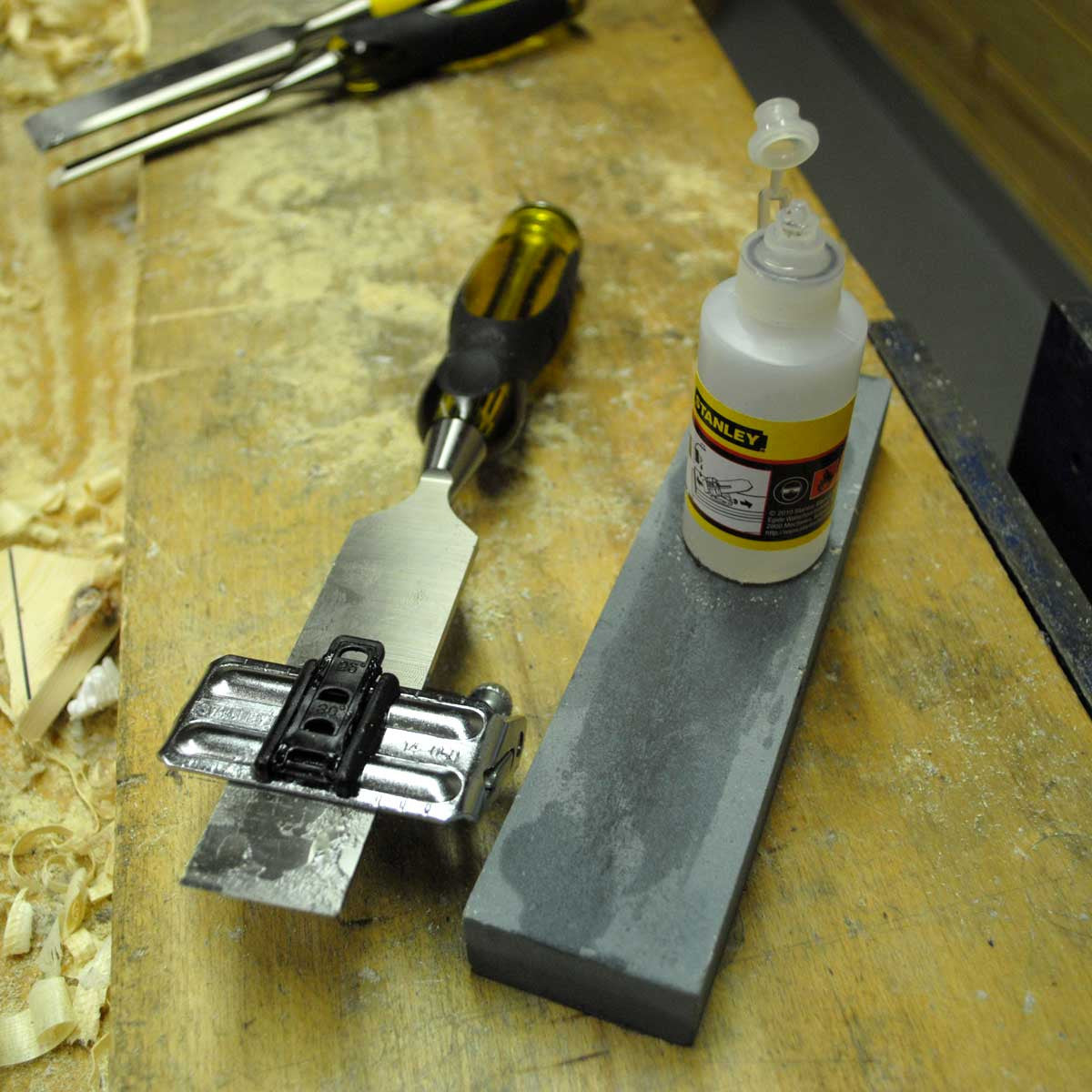 Stanley 0-16-050 Oilstone, Oil & Honing Guide Chisel Sharpening Kit