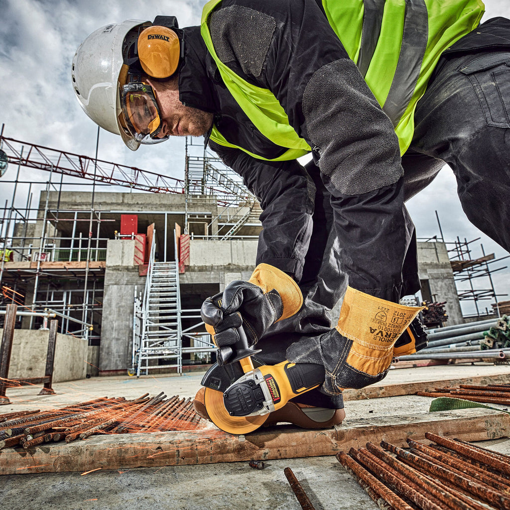 Dewalt DCG405N 18V XR 5 inch/125mm Brushless Angle Grinder (Body Only)