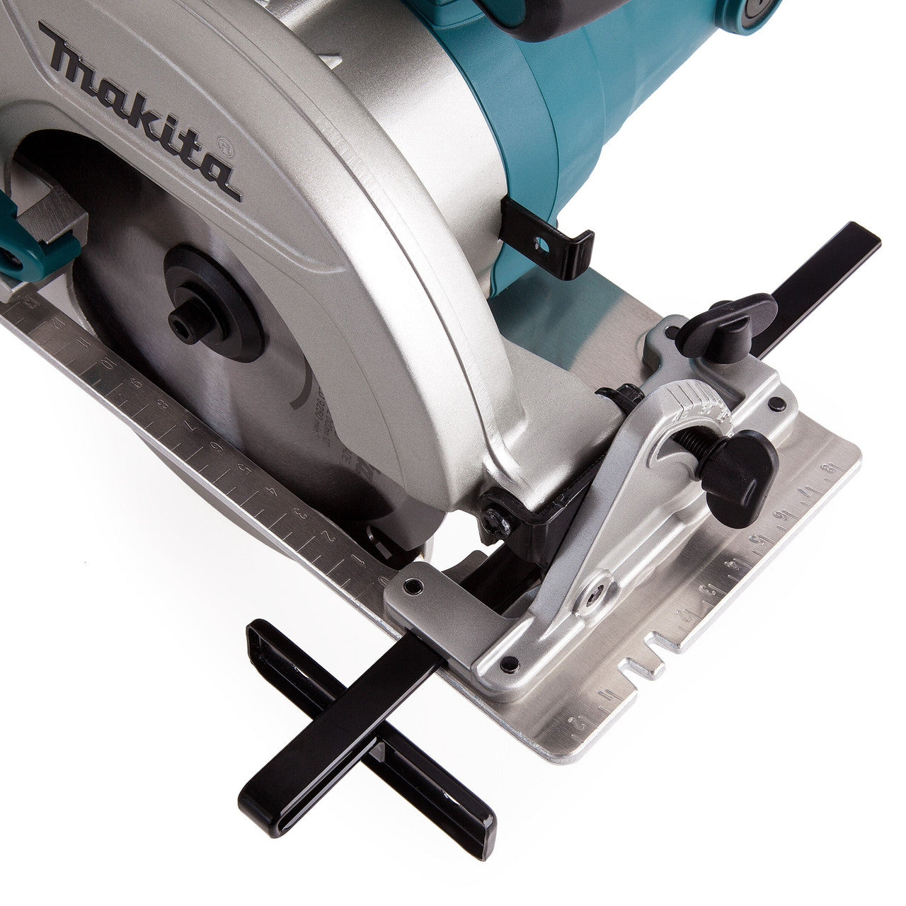 Makita HS6601 165mm Circular Saw (240V)
