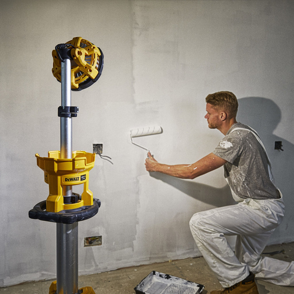 Dewalt DCL079 XR 18V LED Tripod Light (Body Only)