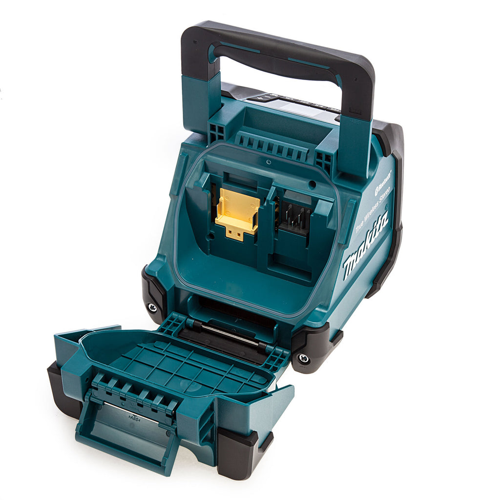 Makita DMR203 3