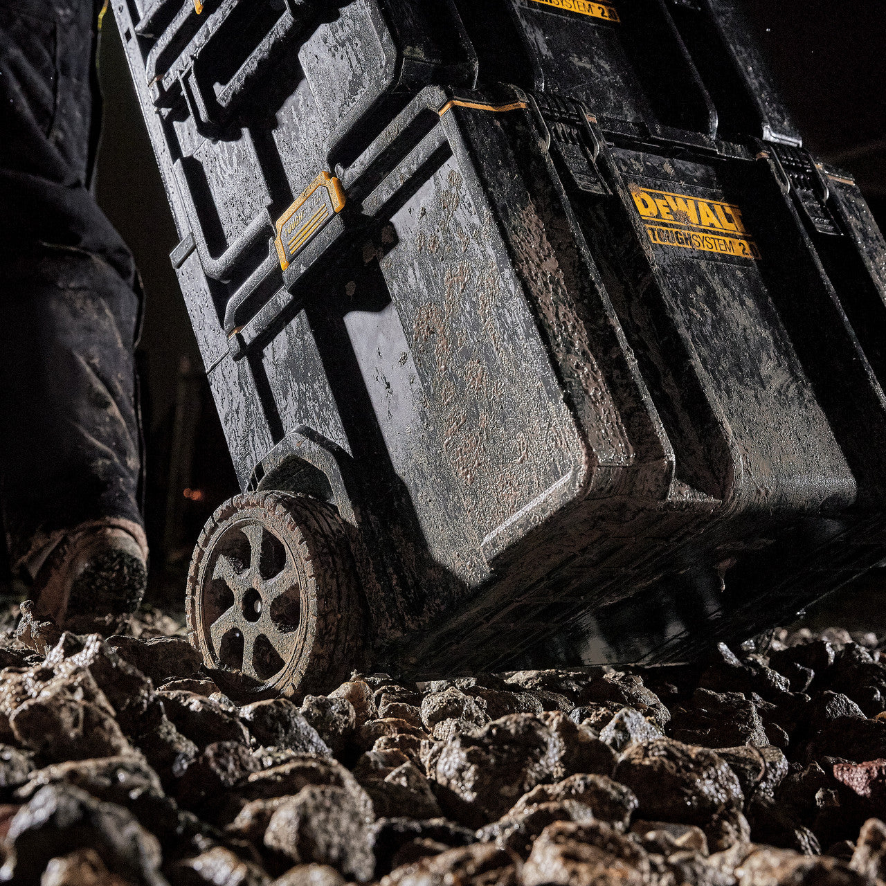 Dewalt DWST83295-1 TOUGHSYSTEM 2.0 DS450 Stackable Mobile Storage Box 8