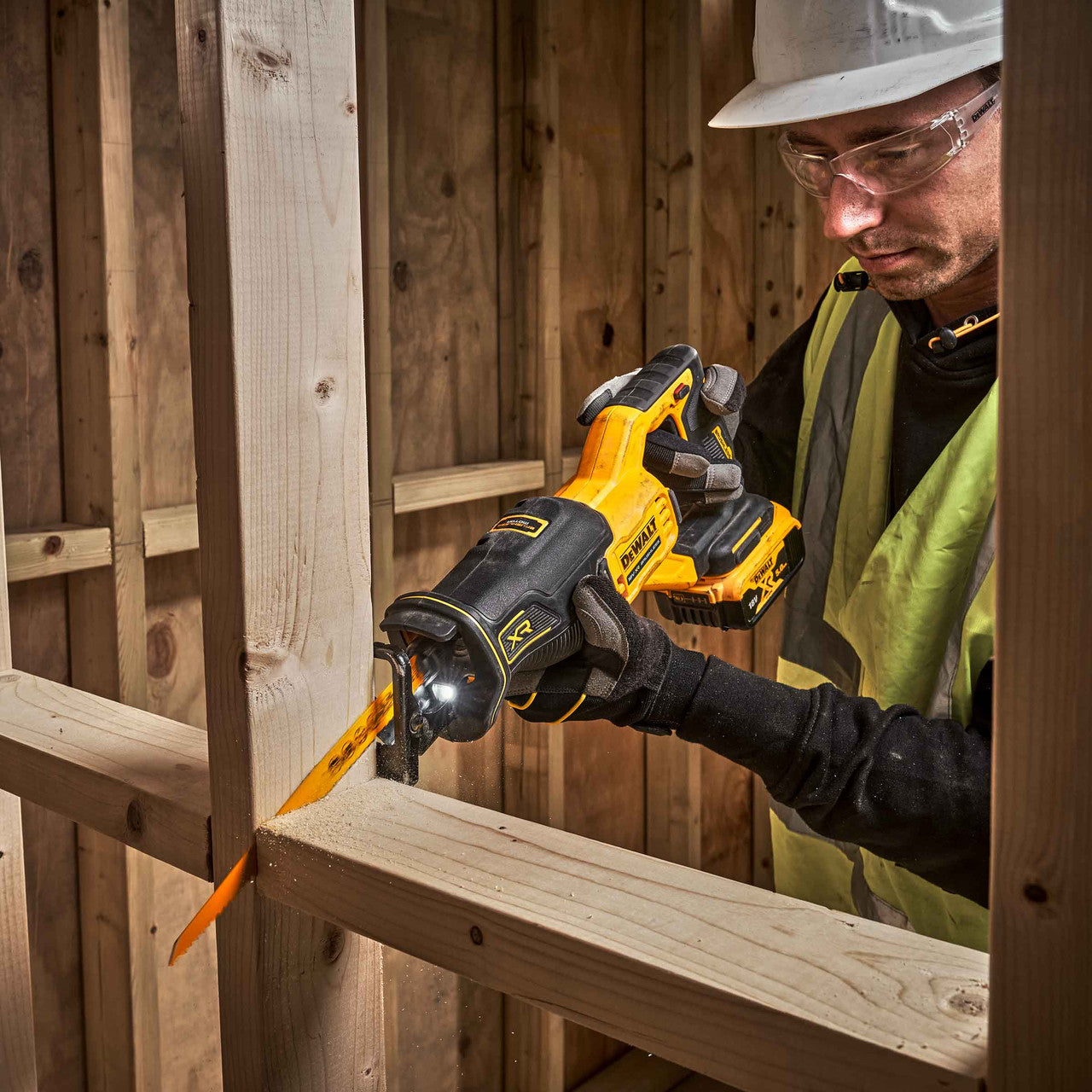 Dewalt DCS382N 18V XR Brushless Reciprocating Saw (Body Only) 3