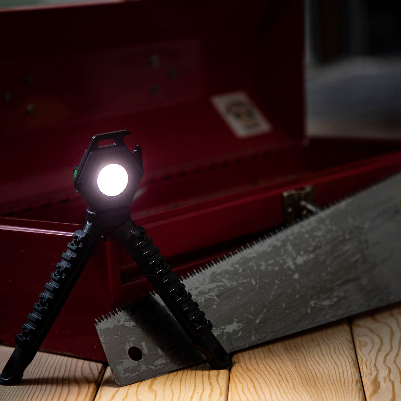 LiteZall 26215 Compact Work Light with Tripod 500 Lumens 5