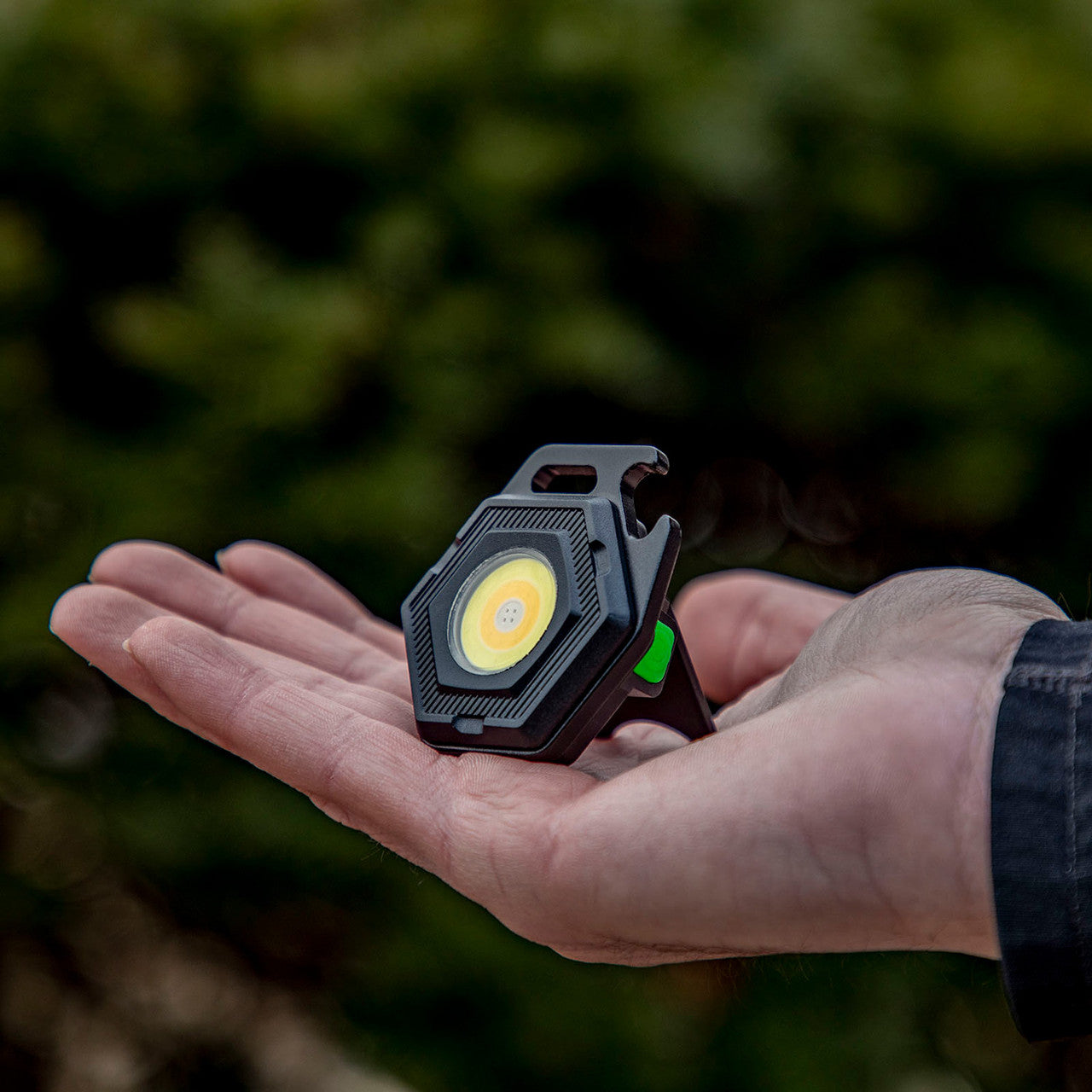 LiteZall 26215 Compact Work Light with Tripod 500 Lumens 8