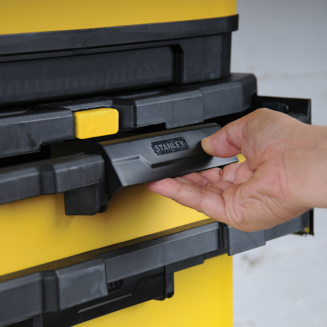 Stanley 1-95-621 Metal / Plastic Rolling Workshop 6