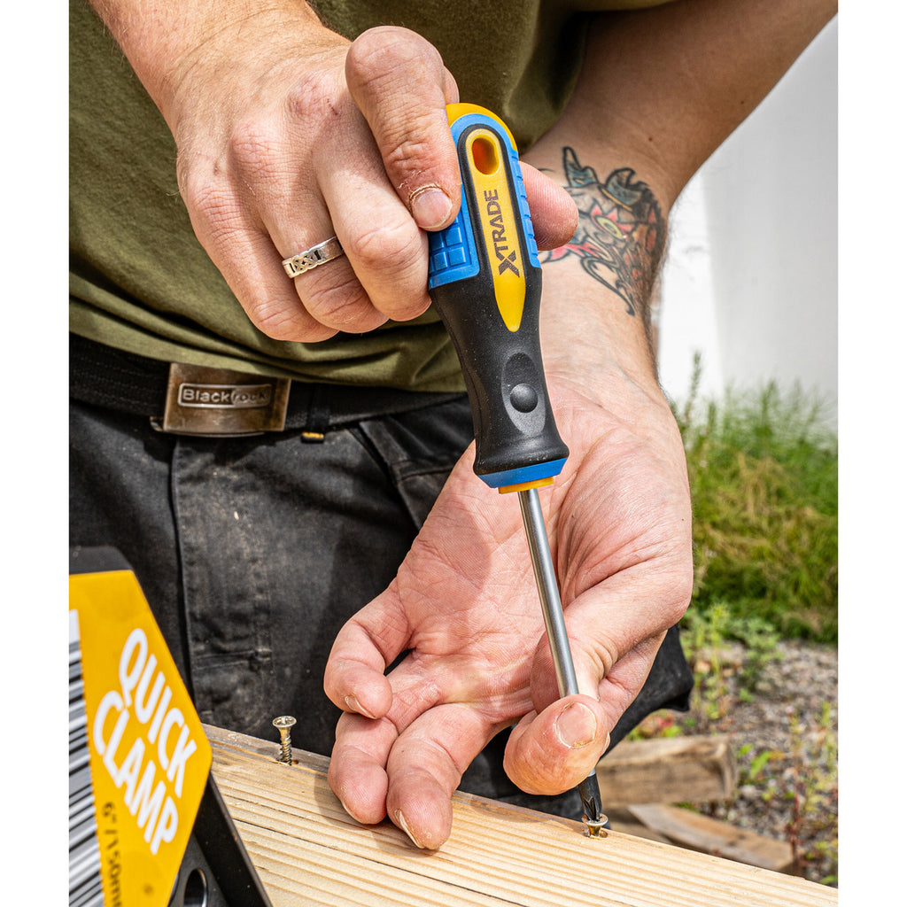 XTrade X0900064 Screwdriver Set (8 Piece) screwing in a screw