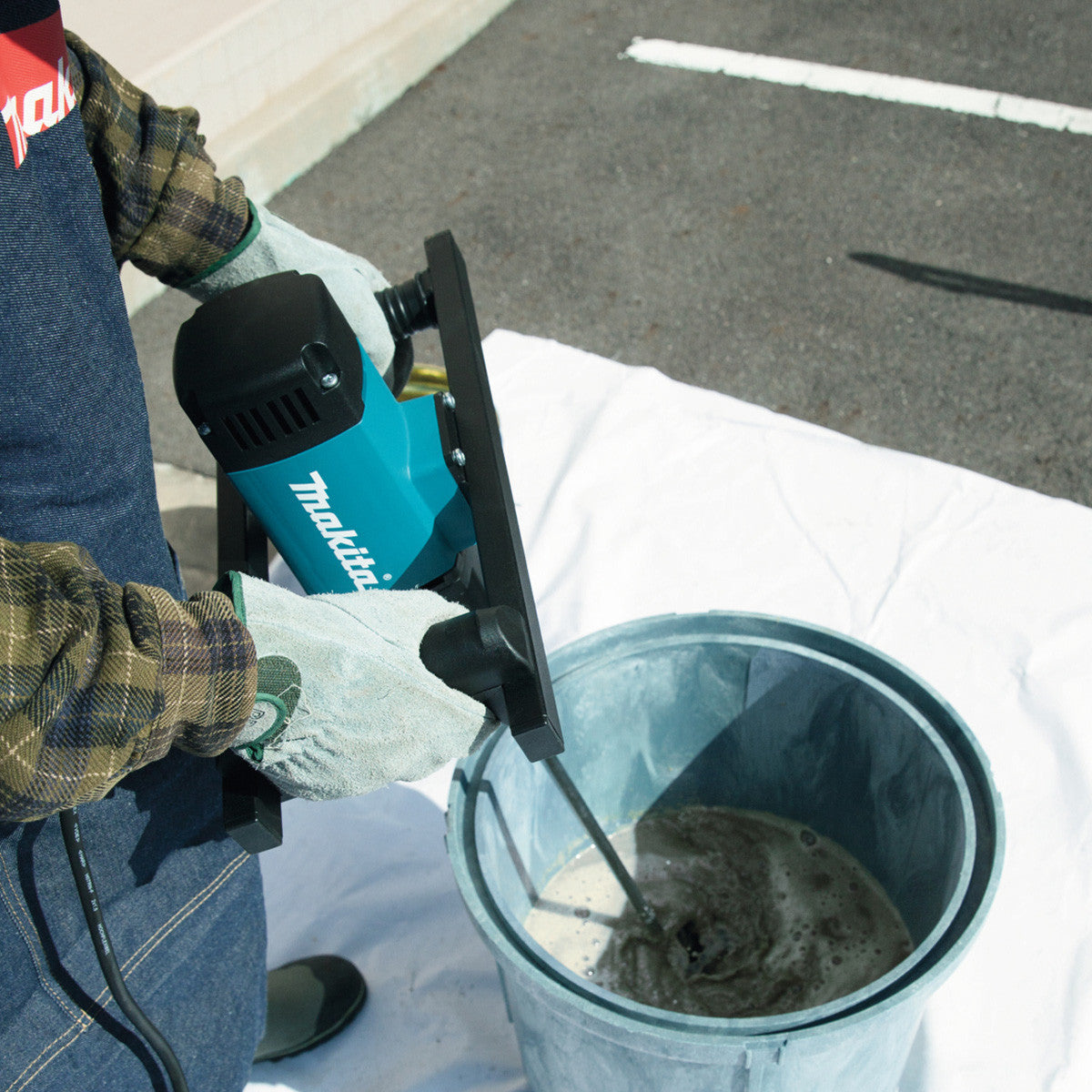 Makita UT1600 High Viscosity Paddle Mixer 1500W (110V) 5