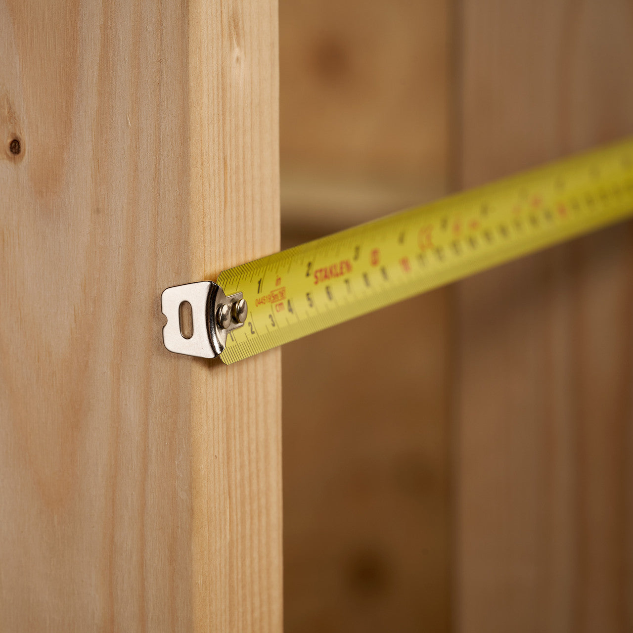 Stanley 0-30-696 Metric/Imperial Tylon Pocket Tape Measure 5m measuring timber on jobsite
