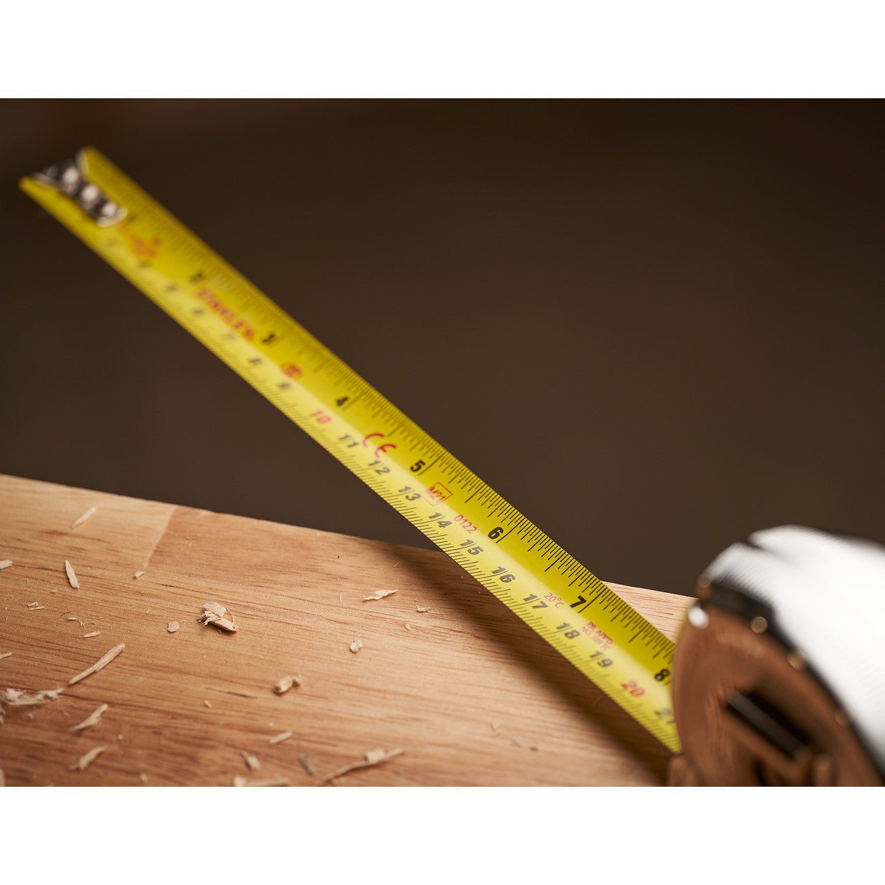 Stanley 0-33-553 Powerlock Metric/Imperial Tape Measure 5m in use at work