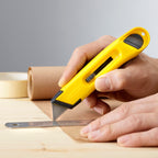 Stanley 0-10-088 Lightweight Retractable Knife in use