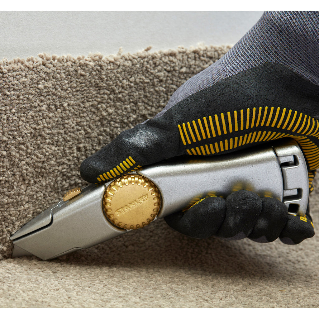 Stanley 2-10-122 Titan Retractable Blade Knife 185mm in use 2