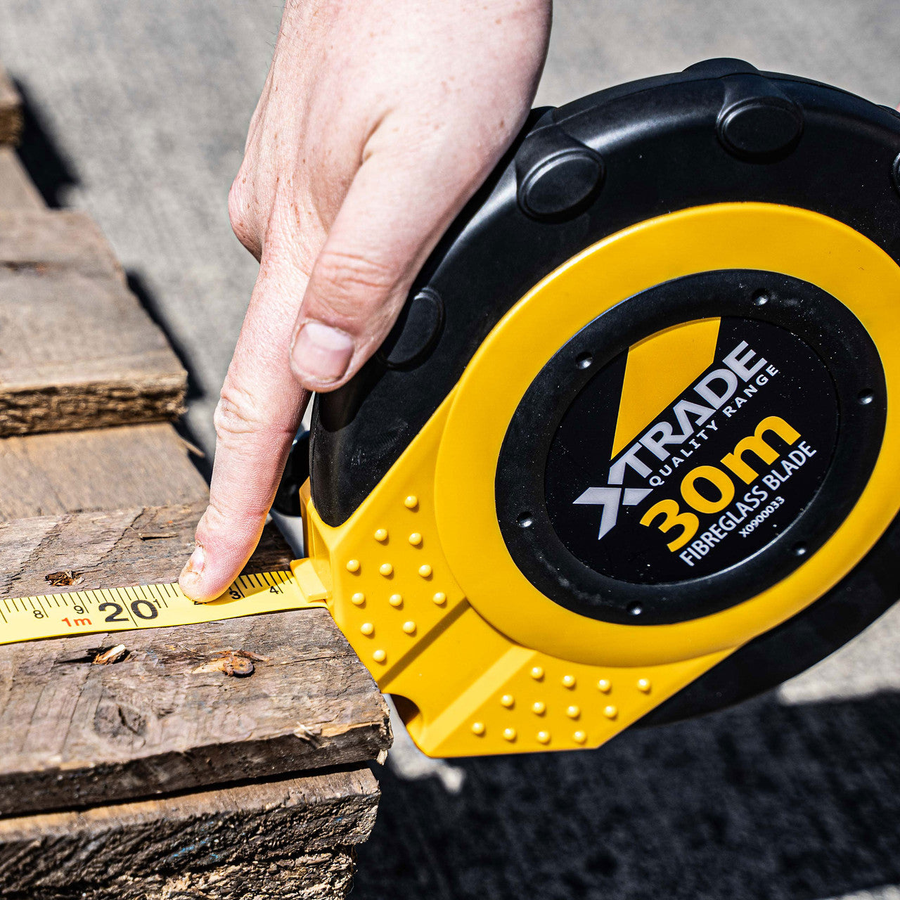XTrade X0900033 Metric/Imperial Closed Case Tape Measure 30m
