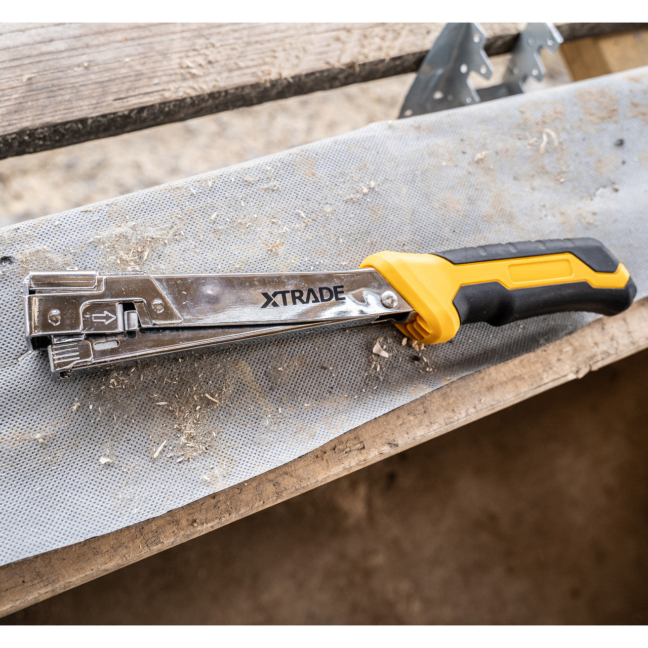 XTrade X0900208 Hammer Tacker for Flat Wire Staples 6-10mm 9