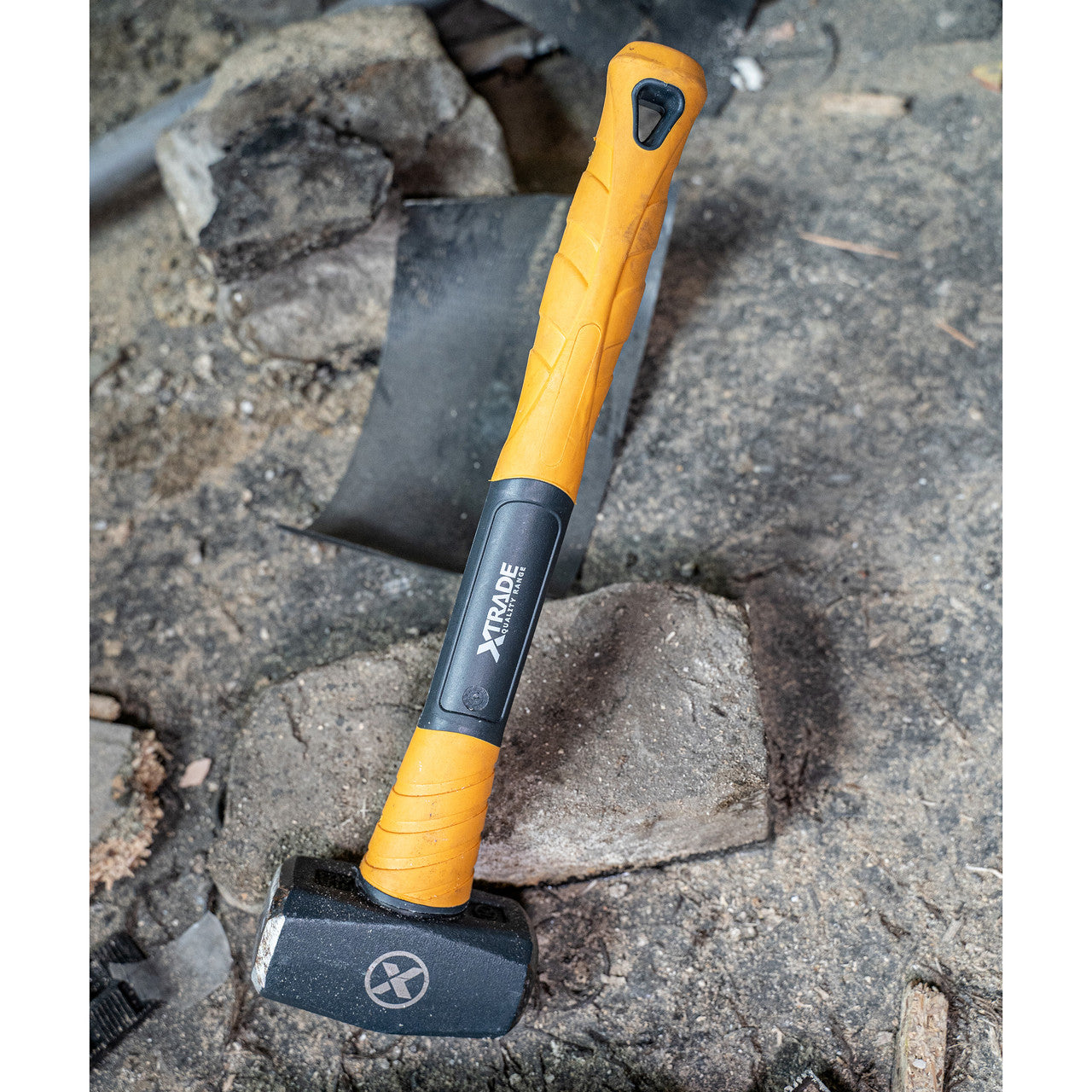 XTrade X0900084 Sledge Hammer with Fibreglass Handle 4.0lb 5
