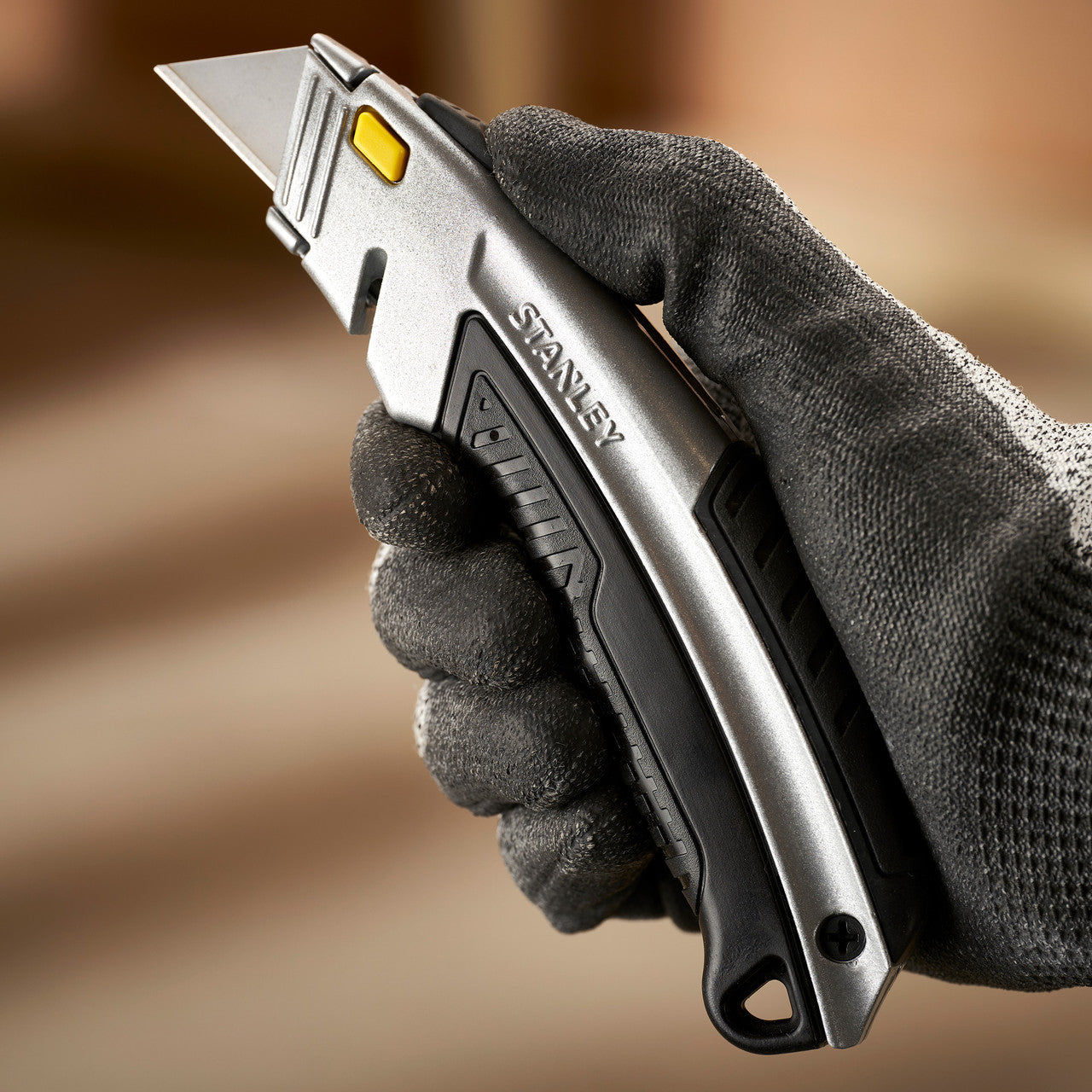 Stanley 0-10-788 DynaGrip Instant Change Knife with 3 Blades 7