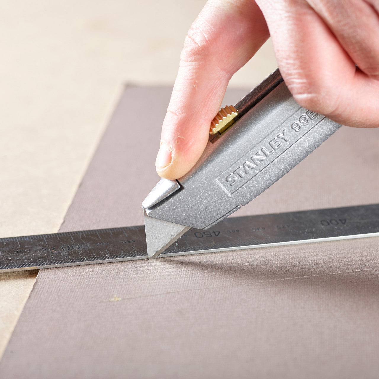 Stanley 2-10-099 Retractable Knife 99E with 3 Blades 4