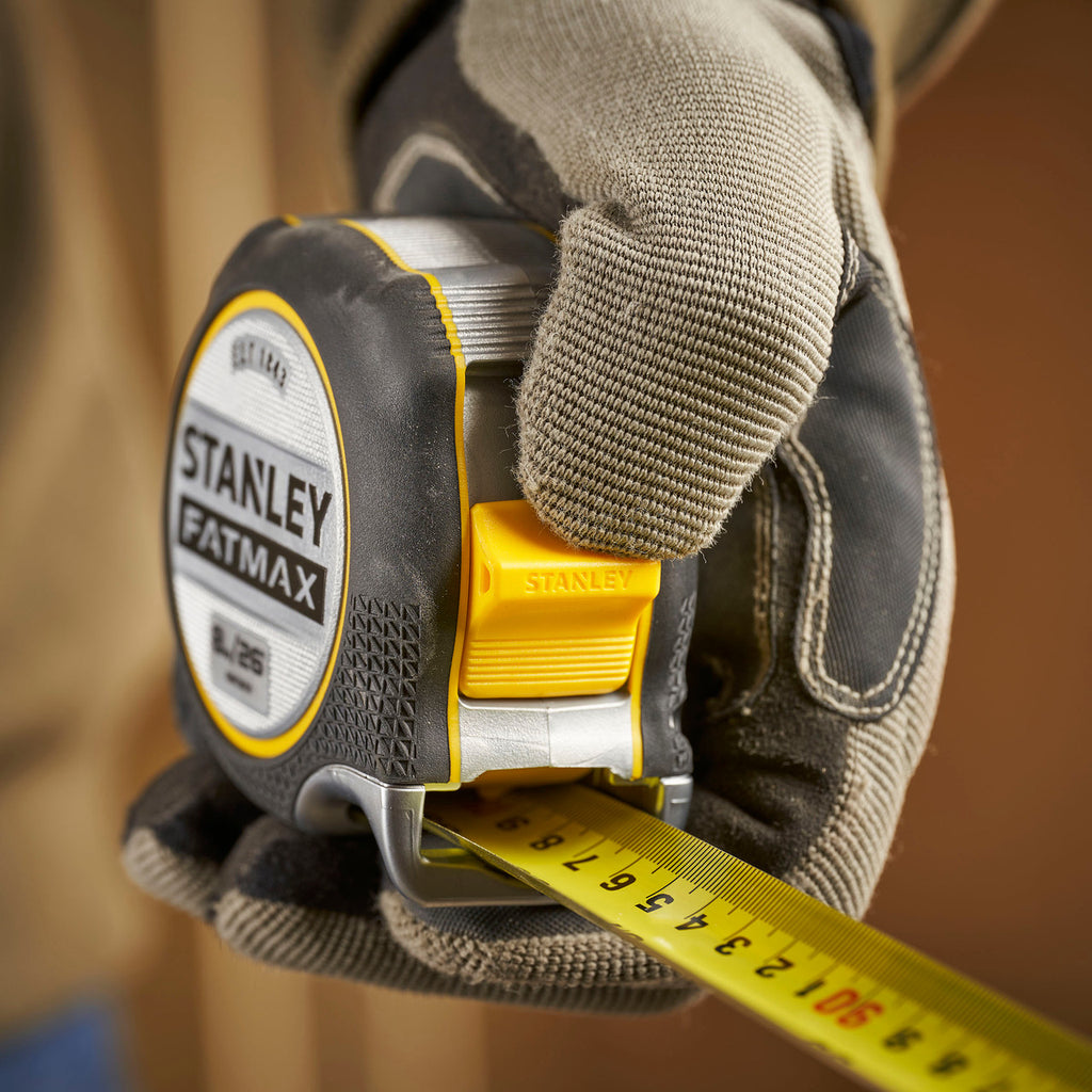 Stanley FMHT38218-5 FatMax XTREME Tape Measure In Use