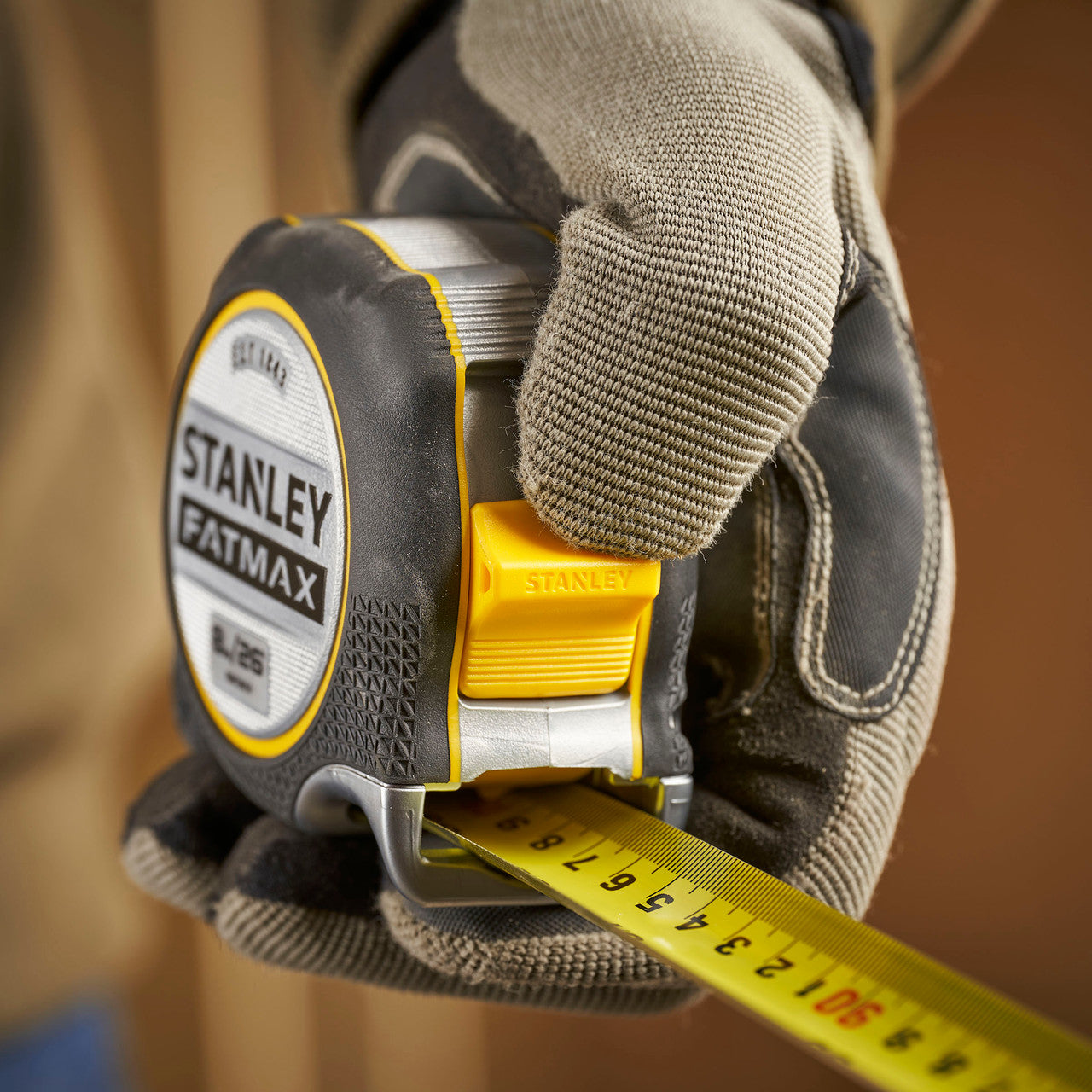 Stanley FMHT38218-5 FatMax XTREME Tape Measure In Use