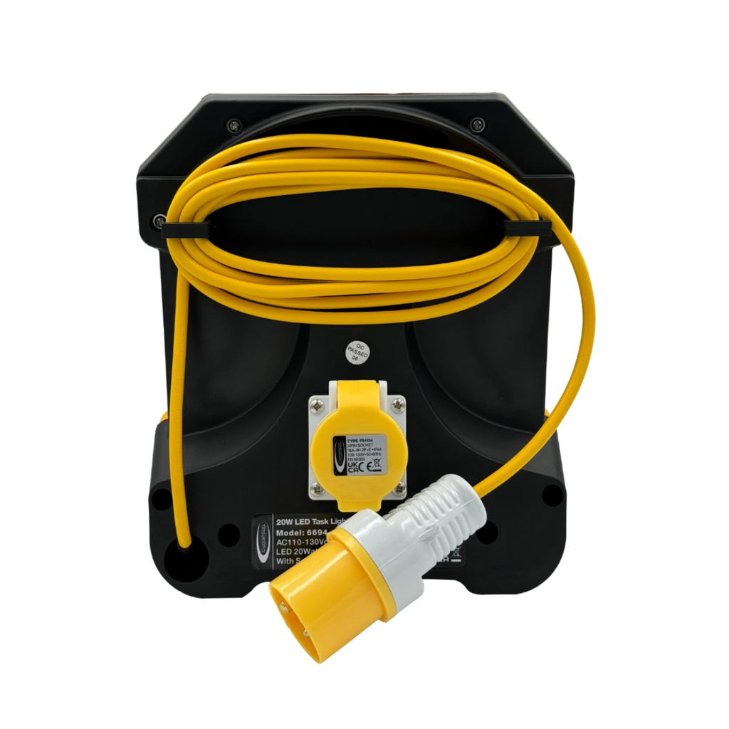Connexion 6694 LED Task Light 20W 3m 16A 1 x 16A Outlet (110V)