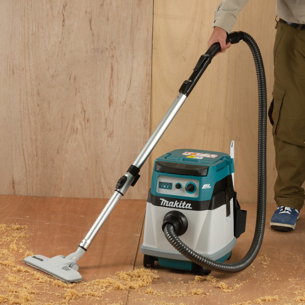 Makita DVC155LZX2 18Vx2 LXT Wet/Dry Brushless Vacuum 15L (Body Only)